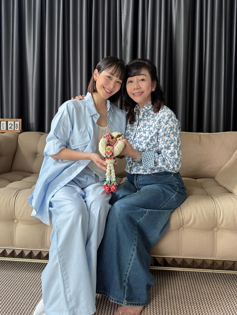 มิน พีชญา