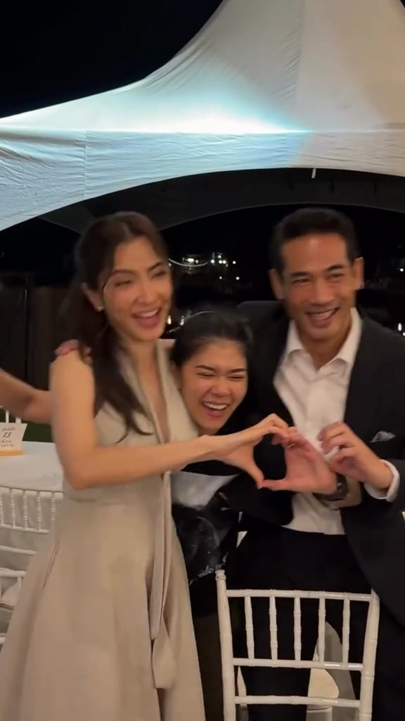 พิ้งกี้ สาวิกา ตุ้ย ธีรภัทร์ ควงคู่ร่วมงานแต่ง น้ำหวาน