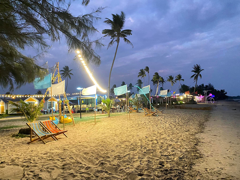 Sea & Me Resort ที่พักหาดแหลมสิงห์ ติดทะเล