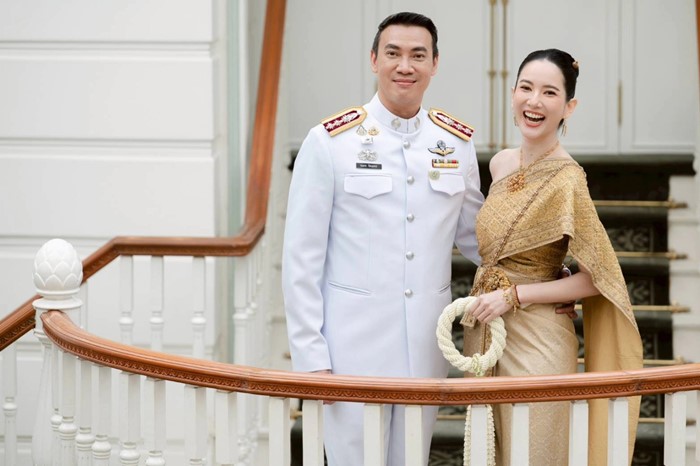 หมวดอ๋อ แต่งงาน หมอเพื่อน ด้าน แอฟ ทักษอร ร่วมยินดี