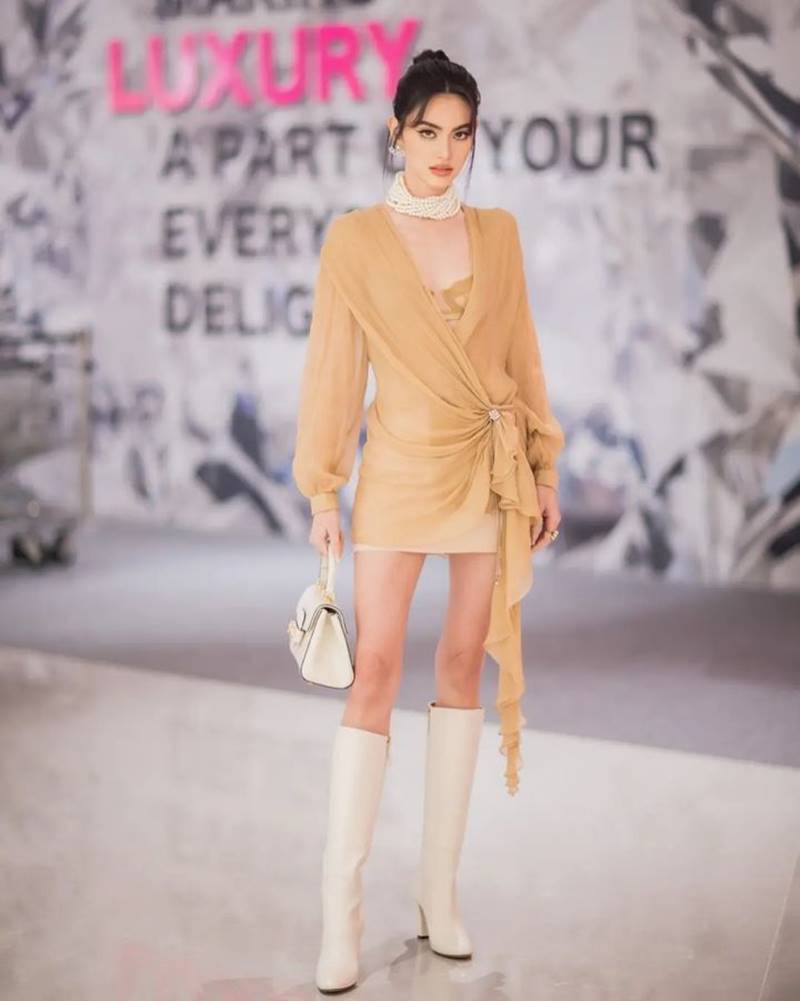 ใหม่ ดาวิกา