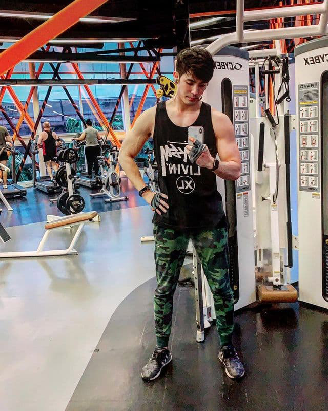 สน ยุกต์, ซิกแพกดาราชาย