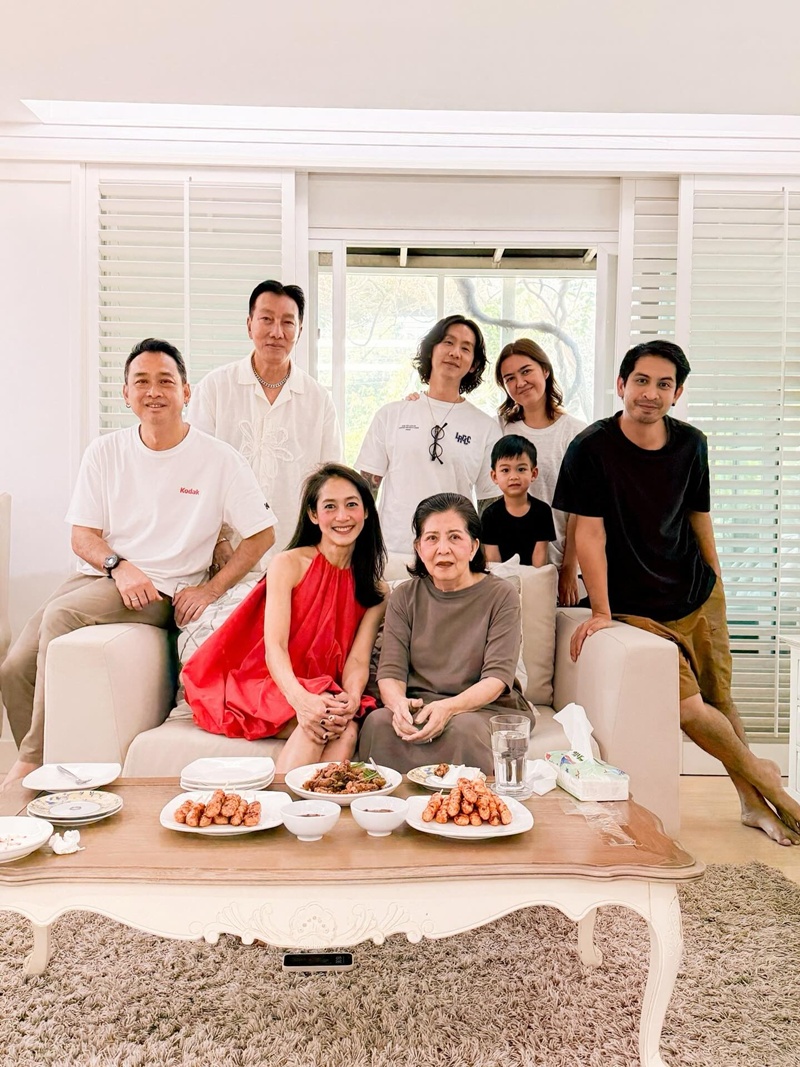 อุ้ม สิริยากร