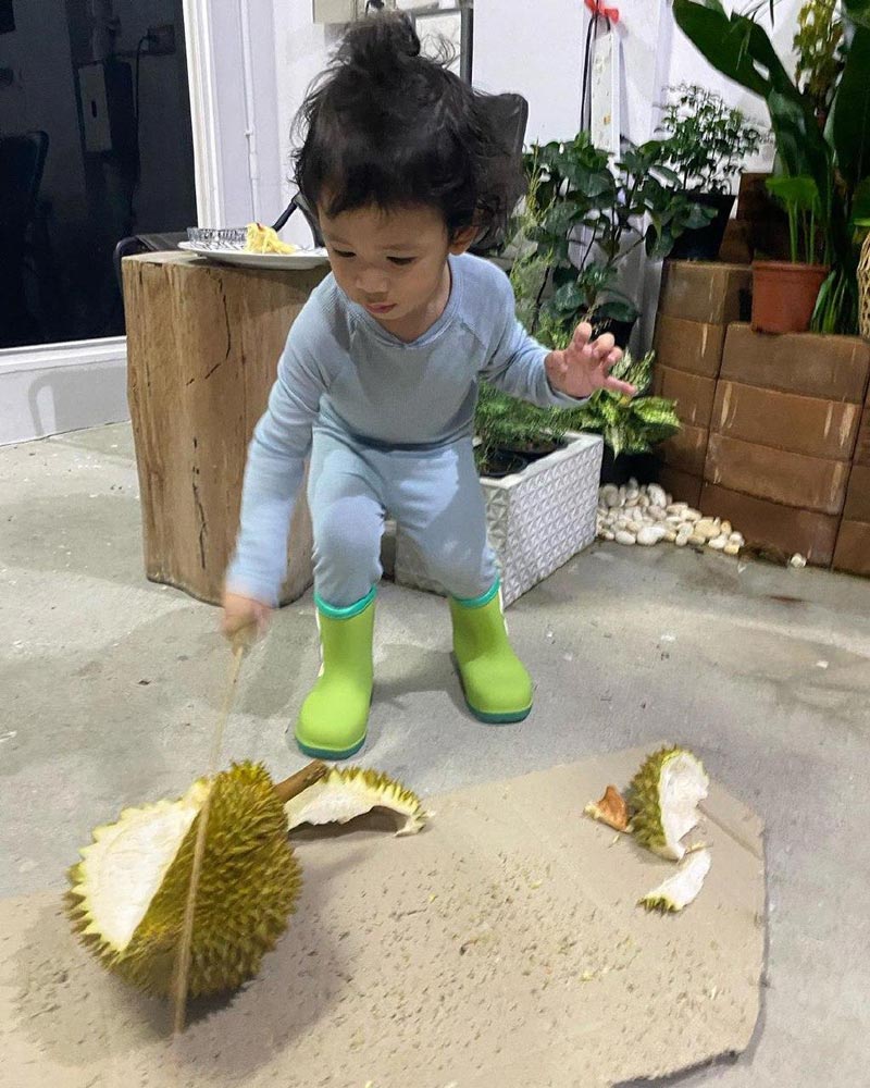 น้องโพธิ์ ลูกชาย ชาคริต