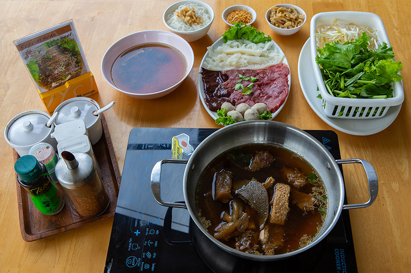 ร้านอาหารซอยลาซาล-แบริ่ง เนื้อตุ๋น นายป. ปากน้ำ