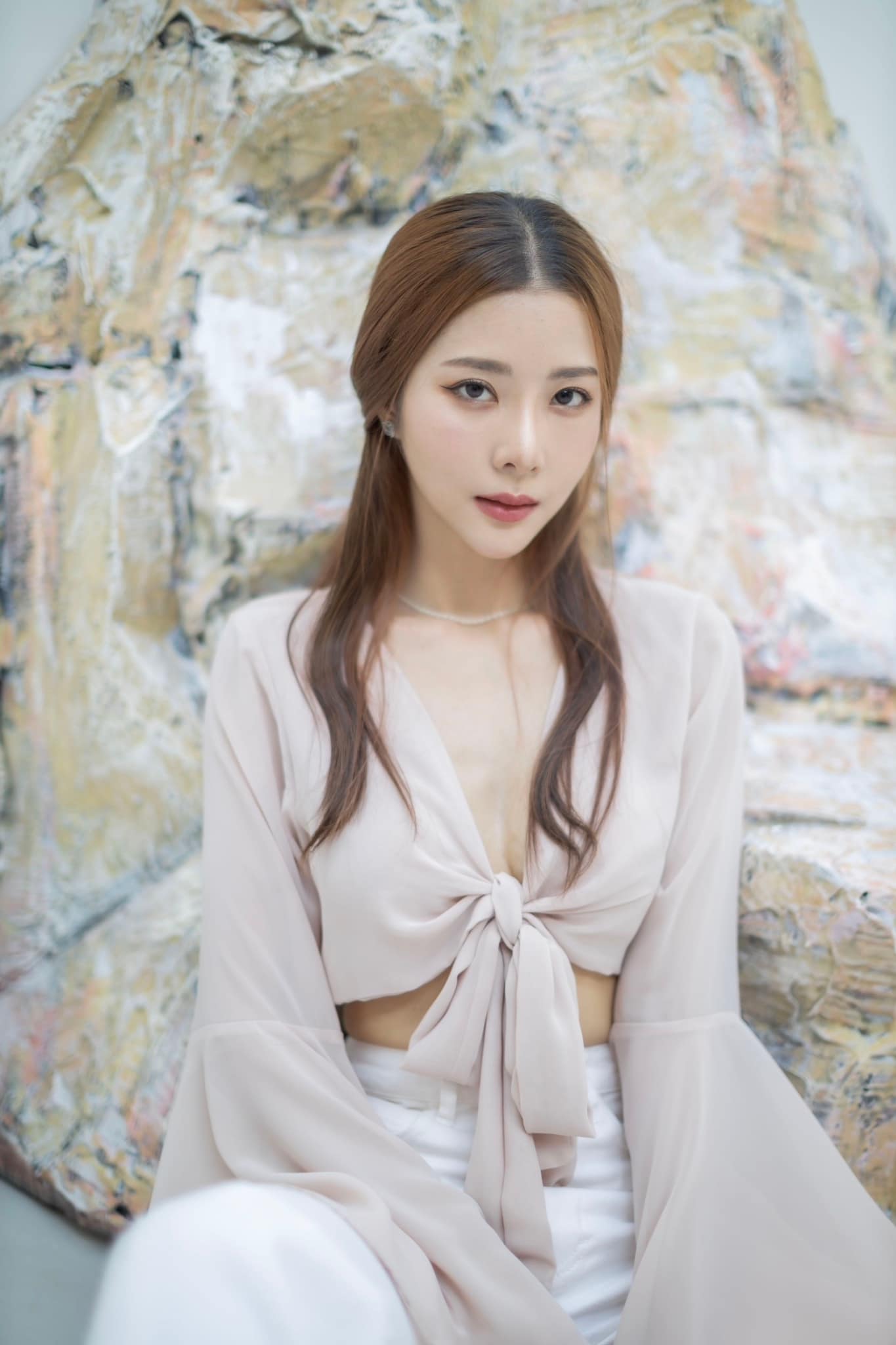 เนย วรัฐฐา