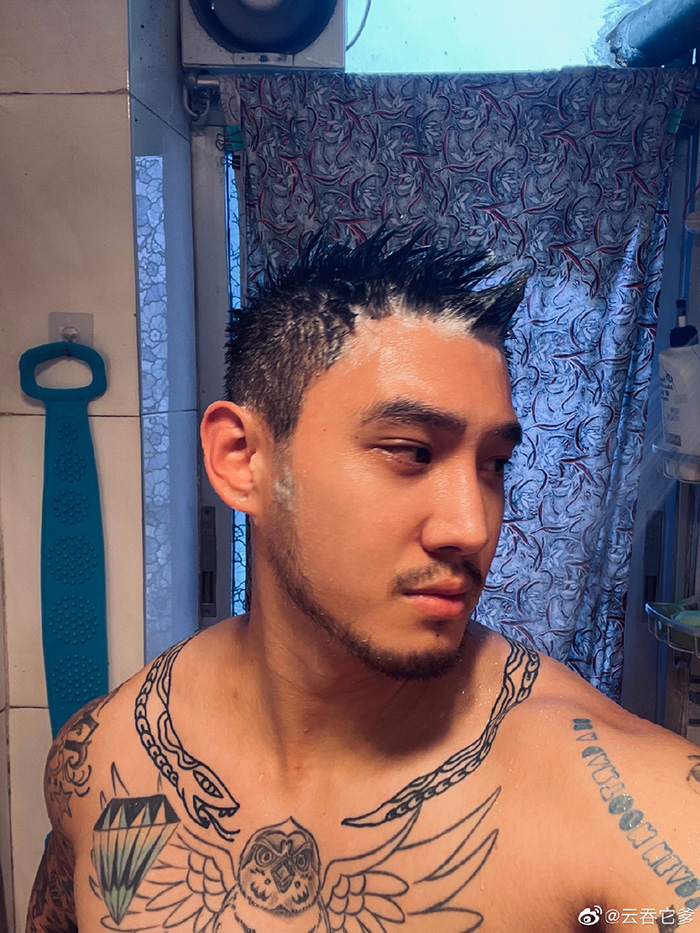 หนุ่มหล่อ