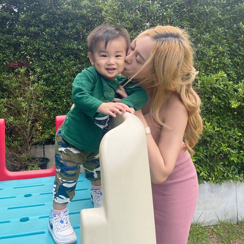 น้ำตาล ลูกสาวตั๊ก มยุรา