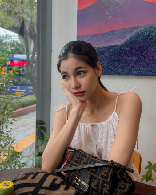 แบม ไพลิน ประวัติ