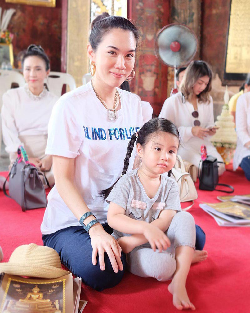 ชุดไปวัดดารา