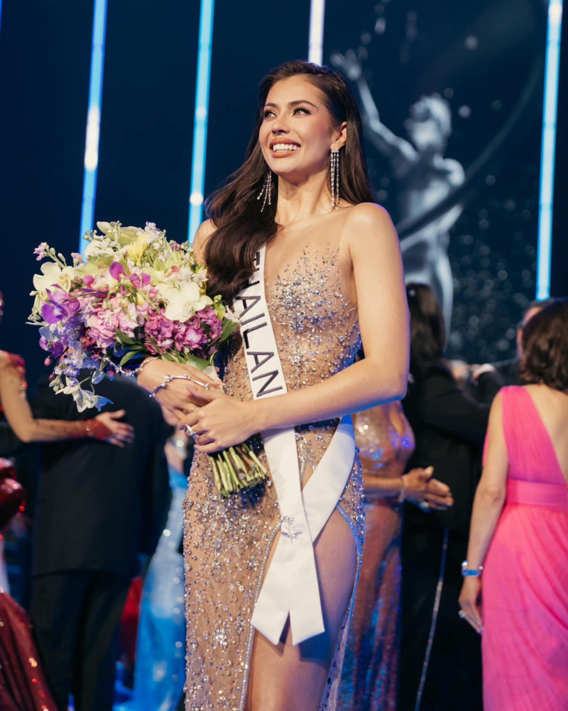 แอนโทเนีย โพซิ้ว 