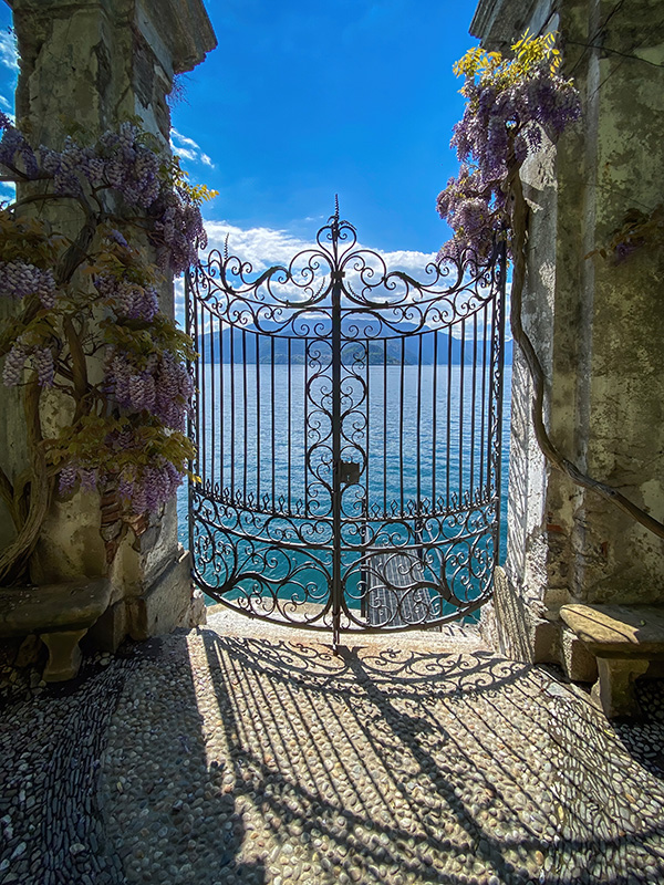 The Gates of Heaven ทะเลสาบโคโม่