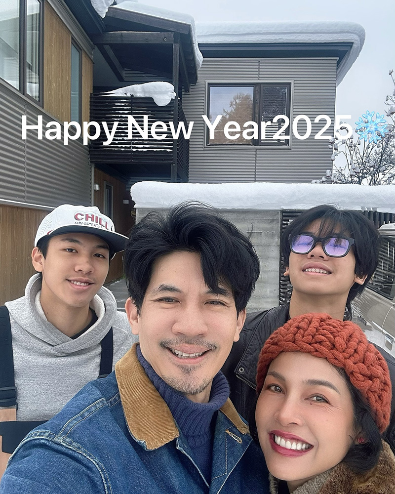 เต้ย จรินทร์พร ถ่ายรูปกับ น้องคุน-น้องจุน