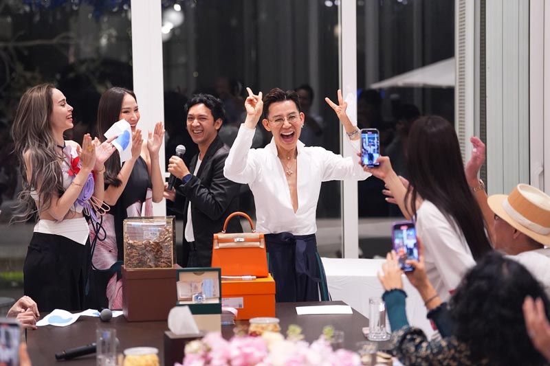 อั้ม งานปีใหม่บ้าน มาดามแป้ง