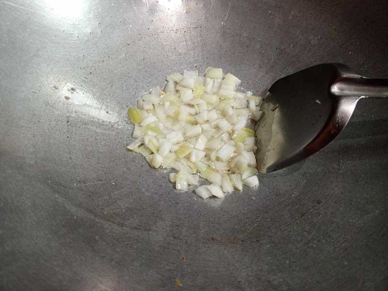 วิธีผัดหอมใหญ่