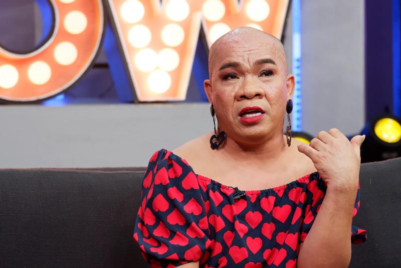 อรชร เชิญยิ้ม