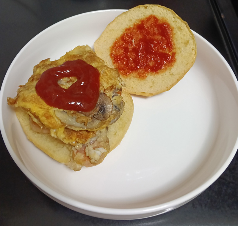 เบอร์เกอร์ไข่เจียวเห็ดกุ้ง เมนูอาหารเช้า อาหารฝรั่ง สูตรอาหาร