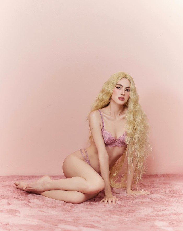 ใหม่ ดาวิกา  Victoria's Secret