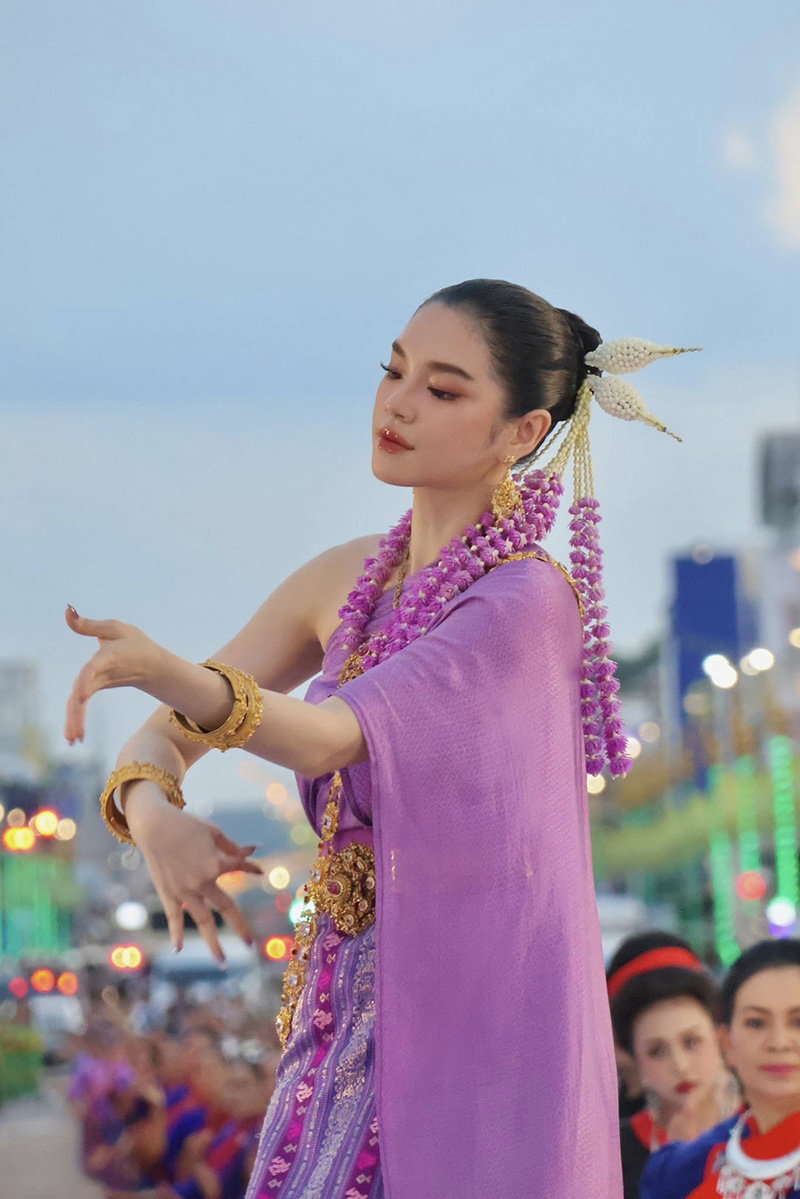 ดราม่า เฌอปราง โดนติงนำขบวนรำบวงสรวง