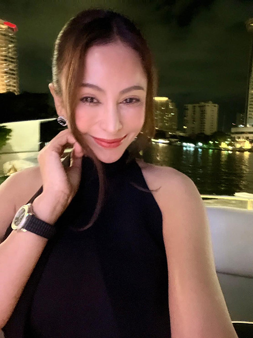 นิกกี้ขยี้ข่าว ประวัติ