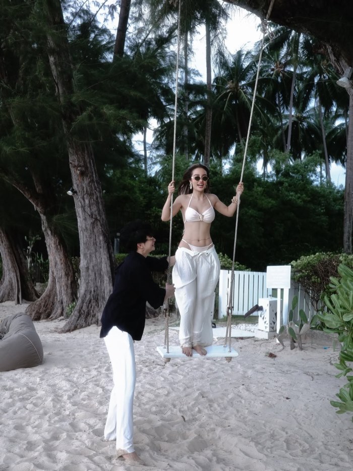 กระแต ควง โตชิ เสิร์ฟหวานกลางสมุย