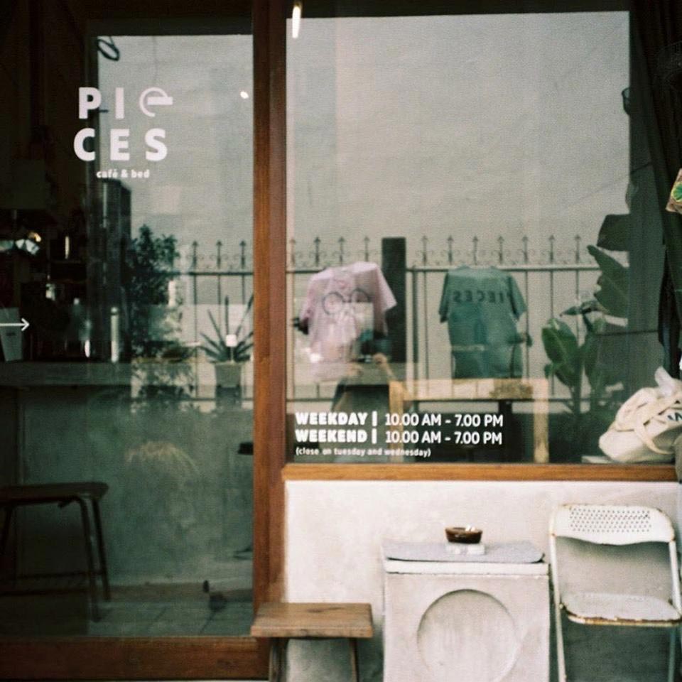 ถนนทรงวาด Pieces Cafe & Bed