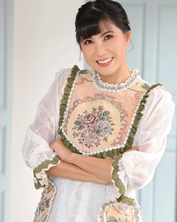 แก้ว อภิรดี