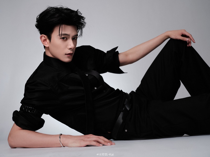 เติ้งข่าย ประวัติ