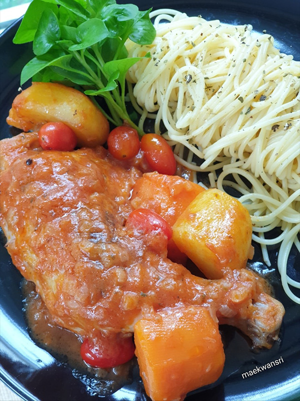 ไก่อบซอสมะเขือเทศ