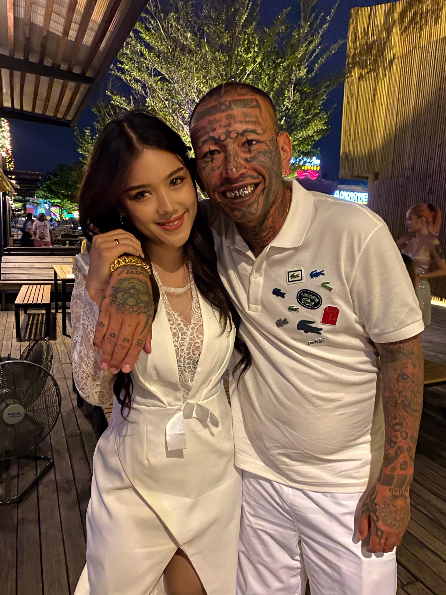 ลูกสาวเก่ง ลายพราง