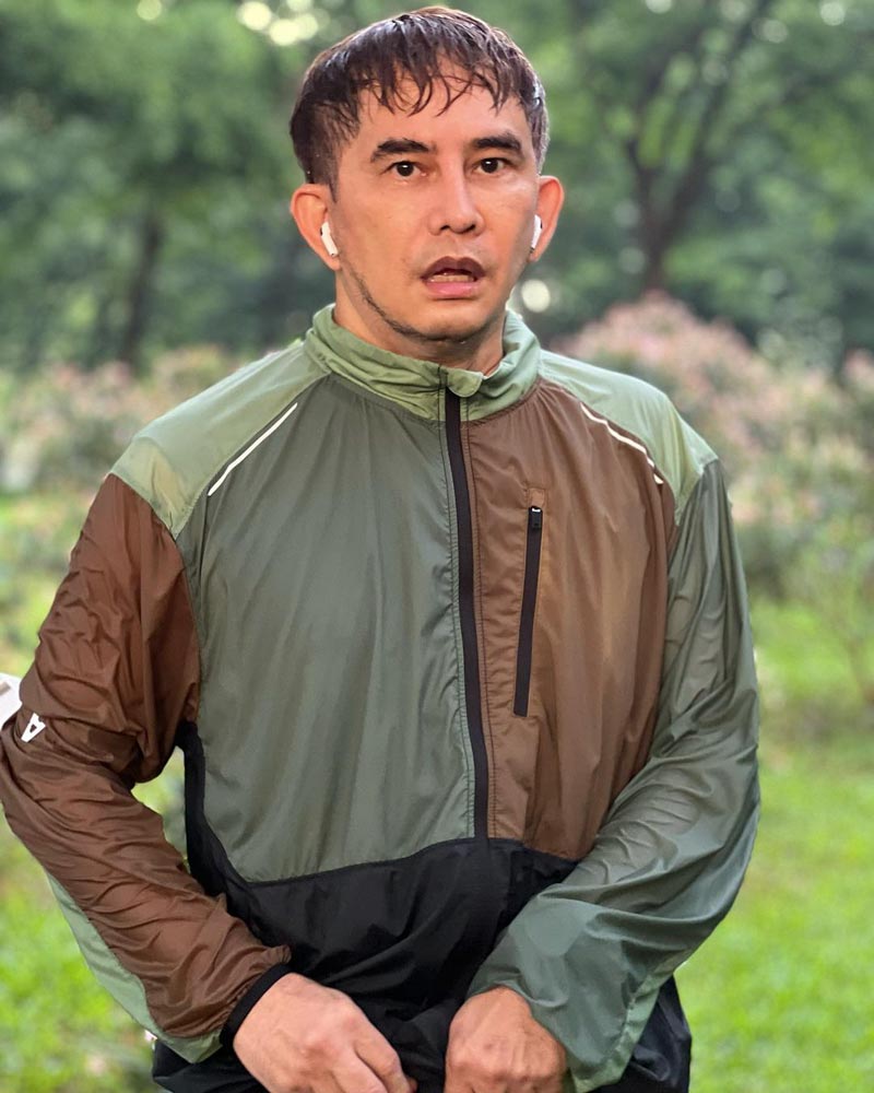 พชร์ อานนท์