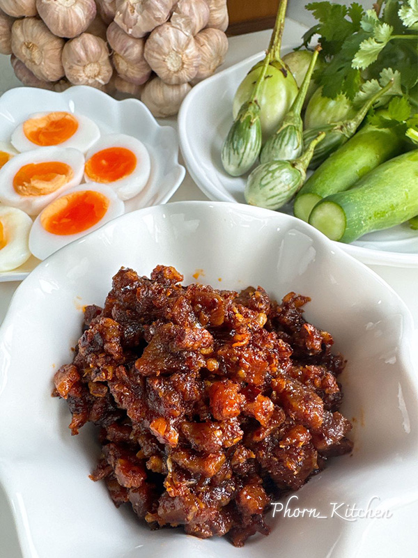 น้ำพริกผัดหมูสามชั้น เมนูอาหารไทย สูตรอาหารไทย ส่วนผสมและวิธีการทำ