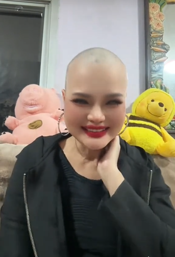 จันทร์จวง น้องสาว พุ่มพวง ดวงจันทร์ โกนผมสู้มะเร็ง