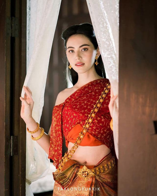 ใหม่ ดาวิกา