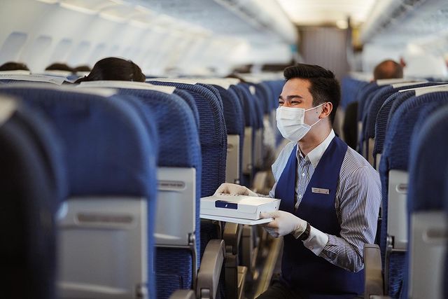 เจมส์ ชวิศ