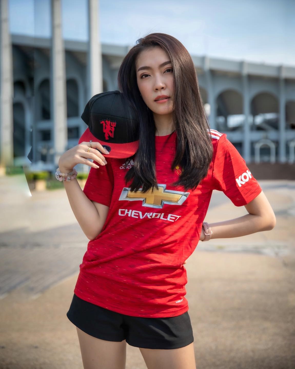 พีชชี่ วรันธร