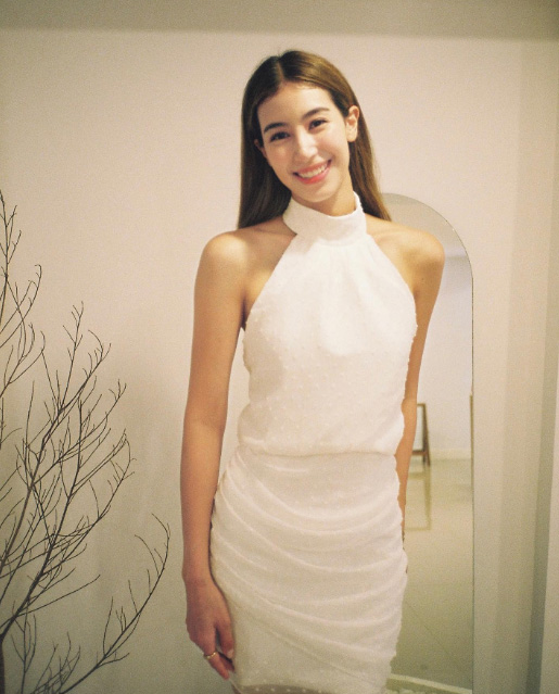 แฟชั่นชุดขาว