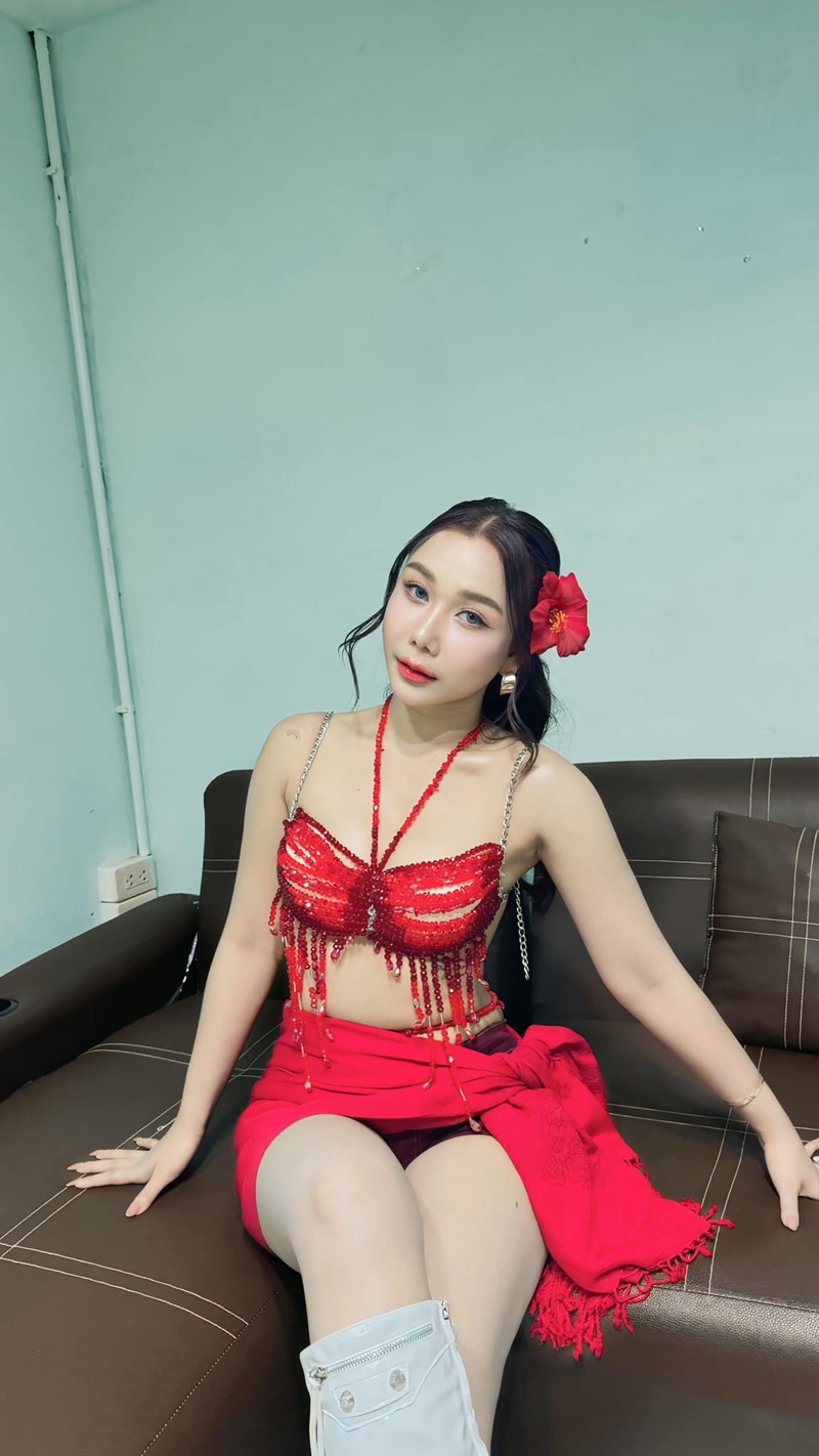 เฟิร์ส พรชิตา หนูเป็นคนไทย