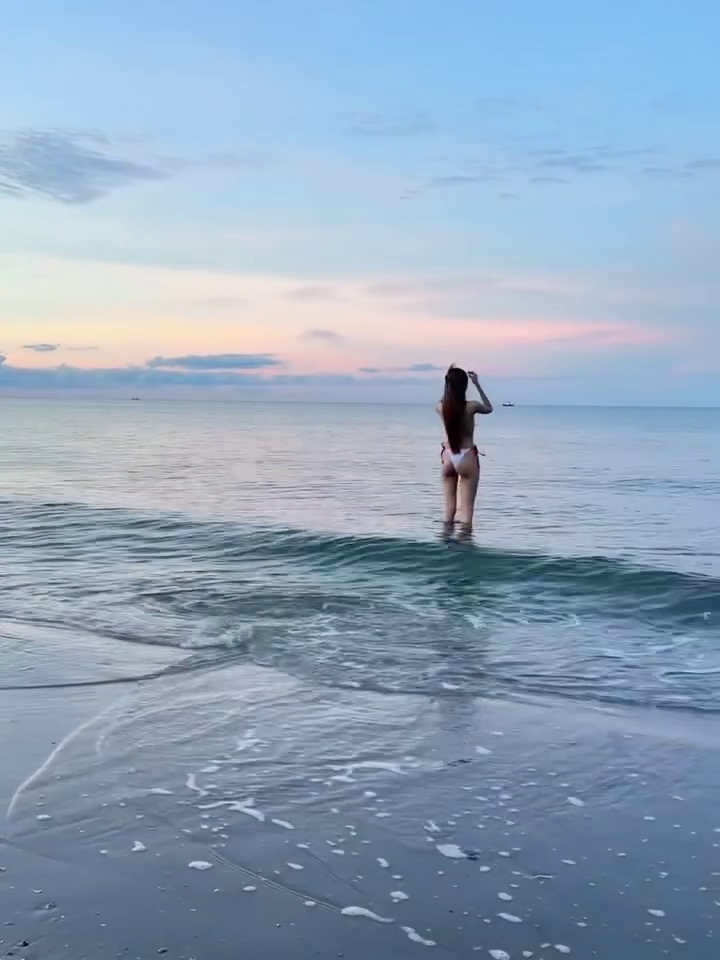 แจมมี่ ปาณิชดา อวดลุคแซ่บ นุ่งบิกินี่