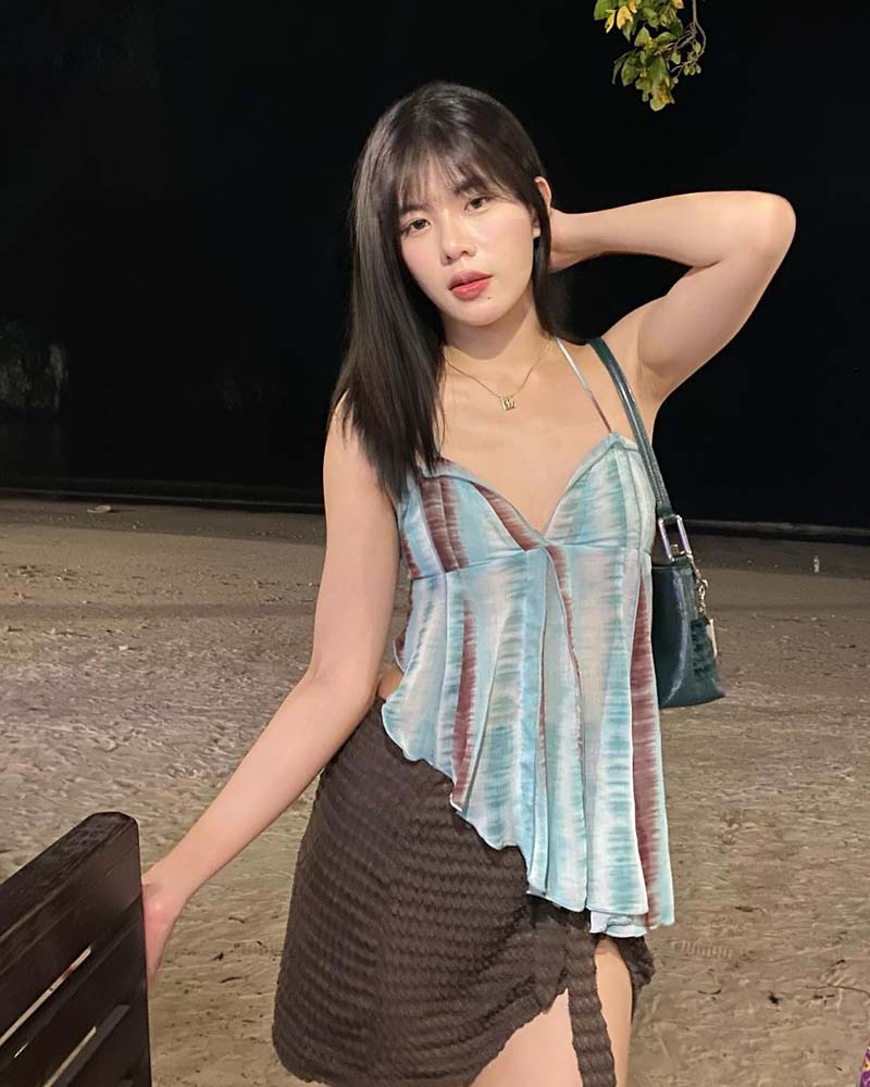 วีรยา จาง