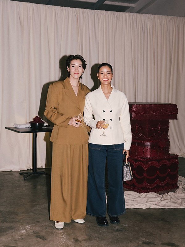 เชียร์ ฑิฆัมพร