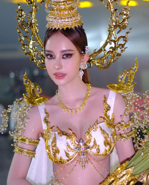 เกรซ ฐิตารีย์ ประวัติ