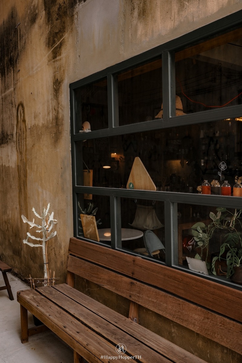 Table Talk Cafe คาเฟ่จรัลสนิทวงศ์