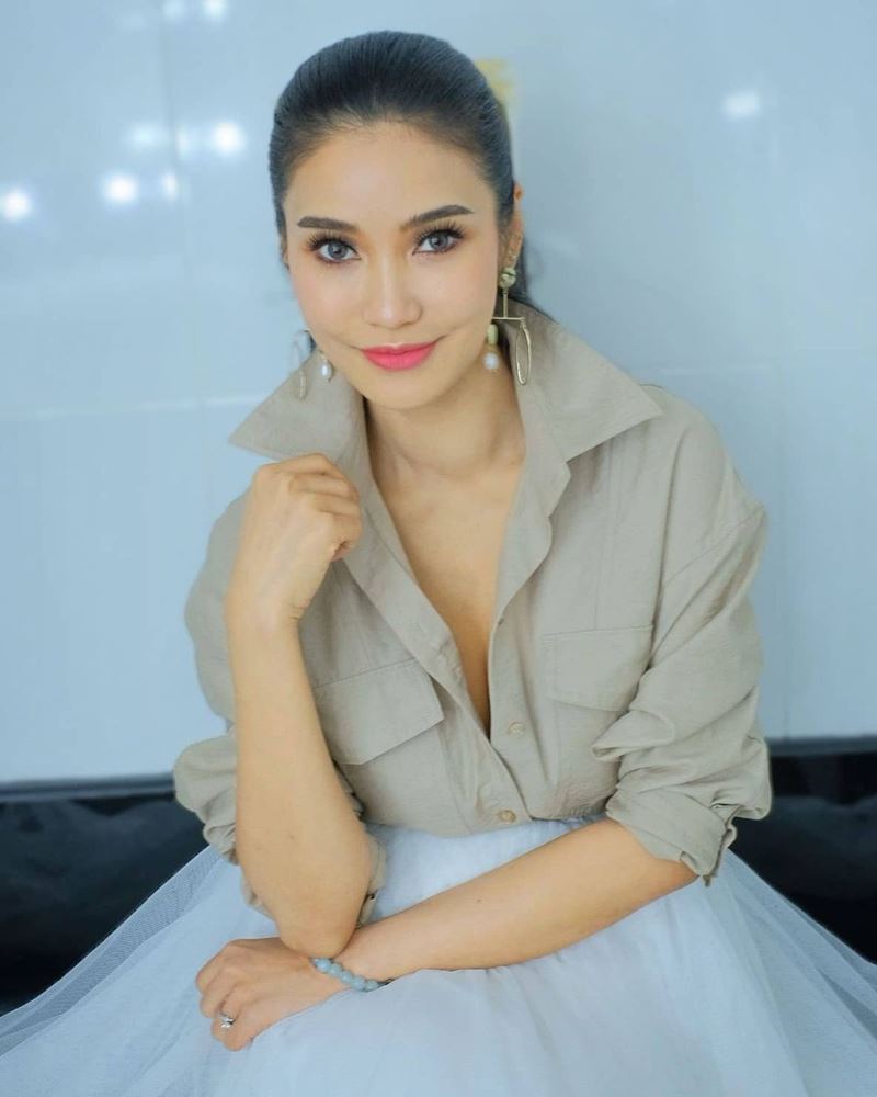 ชมพู่ ก่อนบ่าย