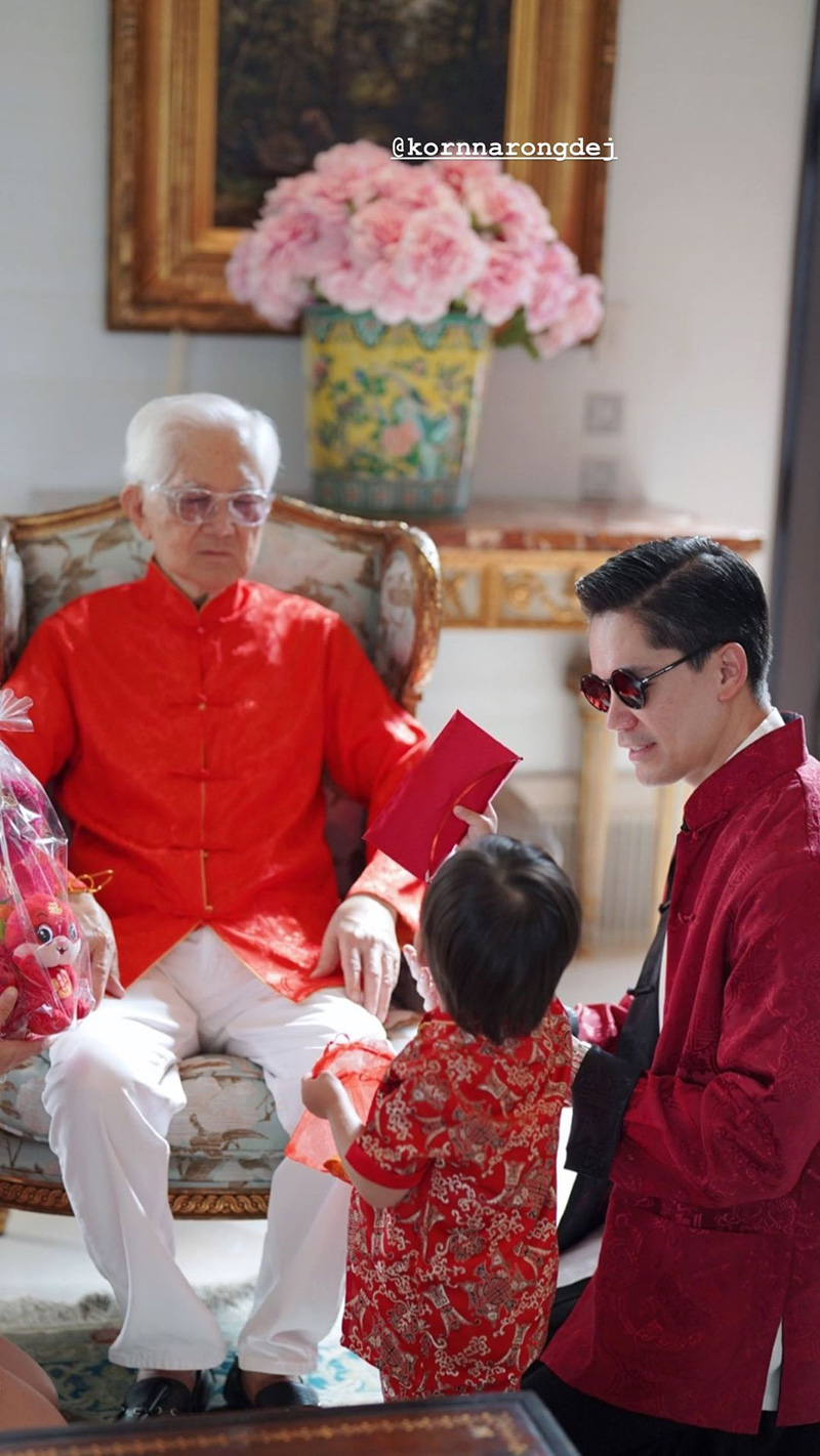 กรณ์ ศรีริต้า พาลูกฉลองตรุษจีนพร้อมหน้า ครอบครัว ณรงค์เดช 