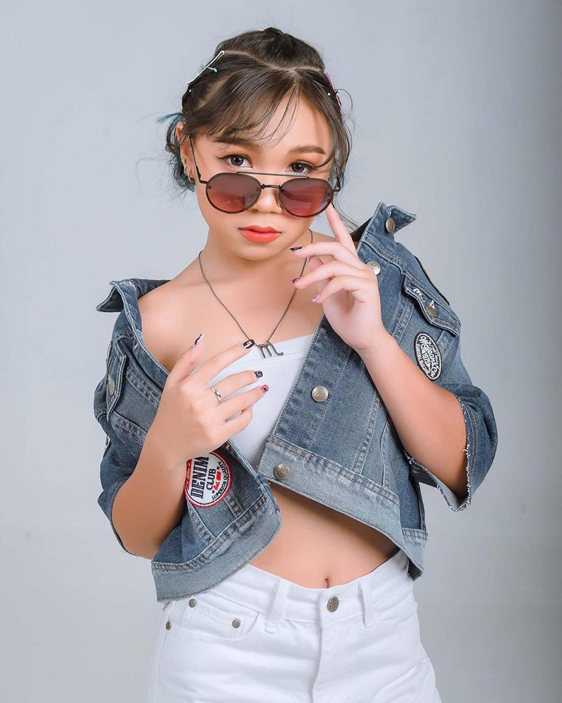 ลิลลี่ ได้หมดถ้าสดชื่น ดาราชุดว่ายน้ำ