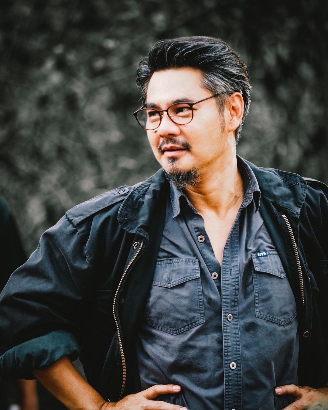 เวฟ วิภพ, บุ้ง สะธี