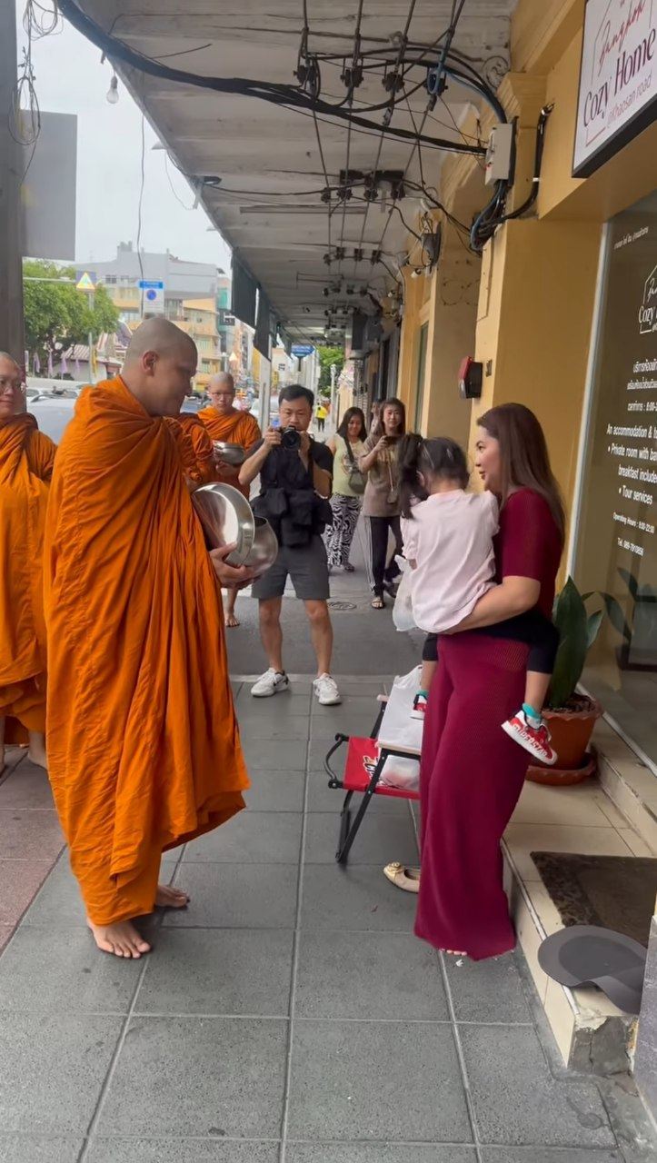 จูน เพ็ญชุลี