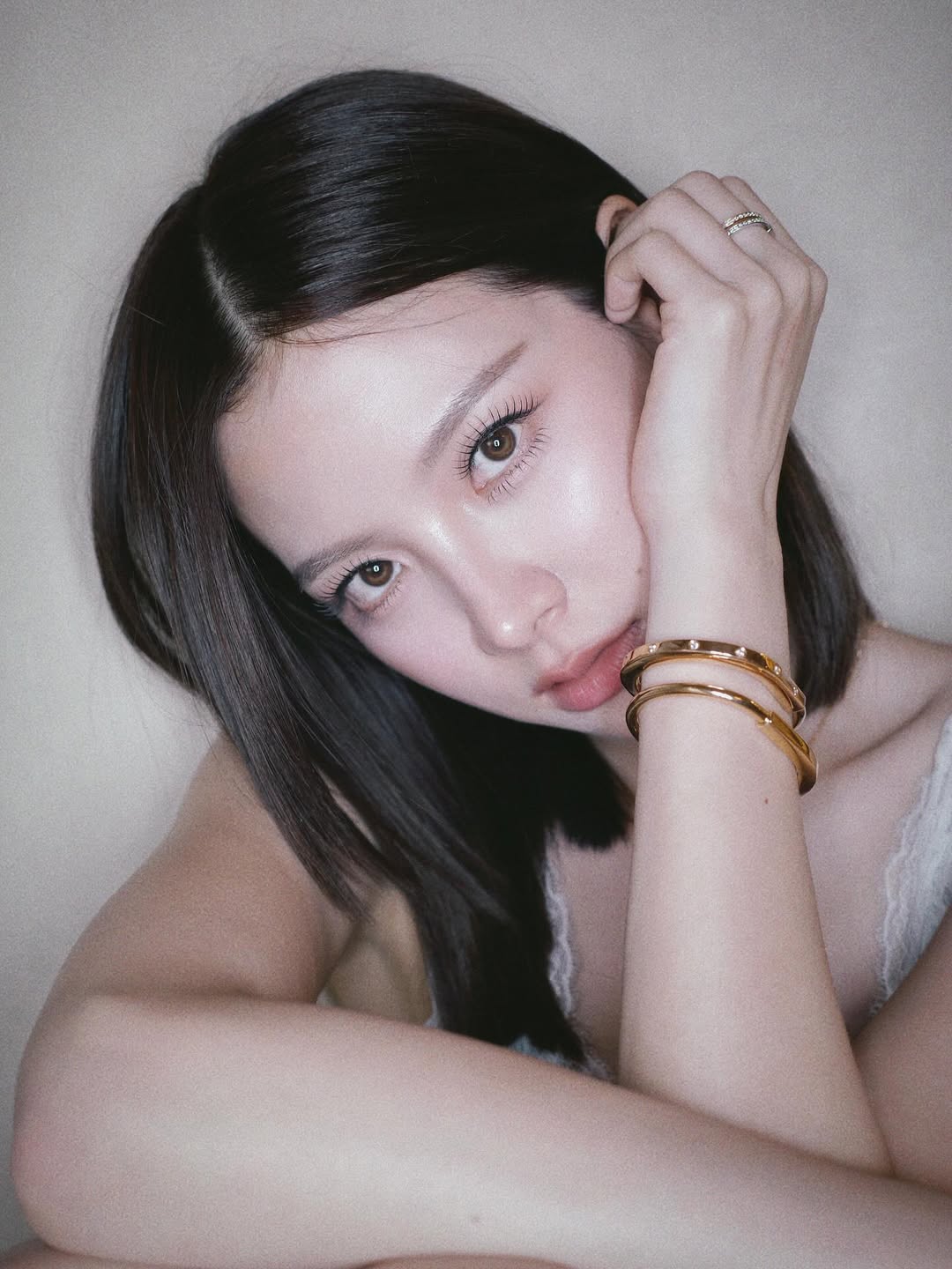 ใบเฟิร์น พิมพ์ชนก ลุคใหม่