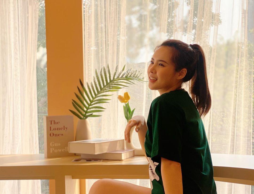 แอนนี่ สรารัตน์